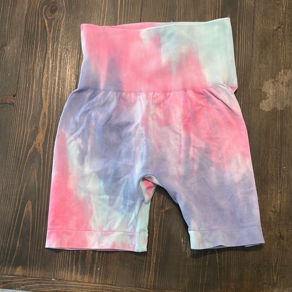 Amazon tie dye gym shorts - Picture 1 of 3